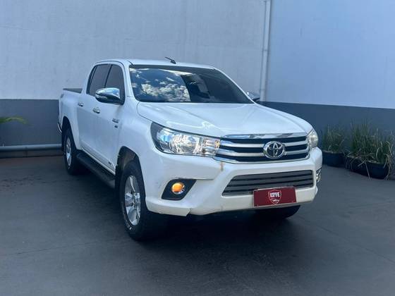 TOYOTA HILUX 2.7 SR 4X2 CD 16V FLEX 4P AUTOMÁTICO TOYOTA HILUX 2.7 SR 4X2 CD 16V FLEX 4P AUTOMÁTICO